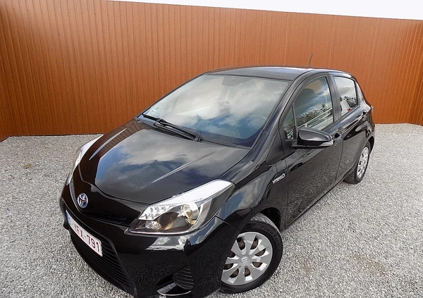 Toyota Yaris cena 34900 przebieg: 175000, rok produkcji 2012 z Wieruszów małe 466